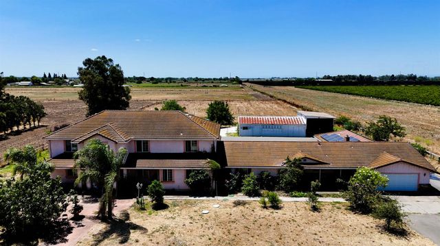 8088 Kammerer Rd, Elk Grove, CA 95757