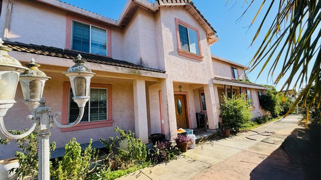 8088 Kammerer Rd, Elk Grove, CA 95757