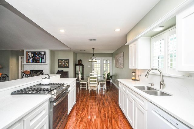 13819 Ivymount Drive, Sugar Land, TX 77498