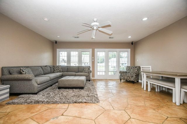 13819 Ivymount Drive, Sugar Land, TX 77498