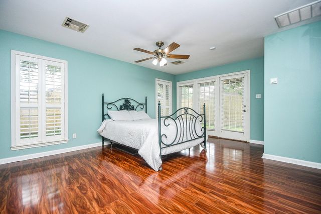 13819 Ivymount Drive, Sugar Land, TX 77498