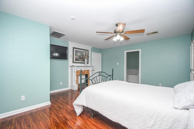 13819 Ivymount Drive, Sugar Land, TX 77498