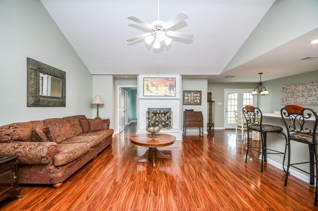 13819 Ivymount Drive, Sugar Land, TX 77498