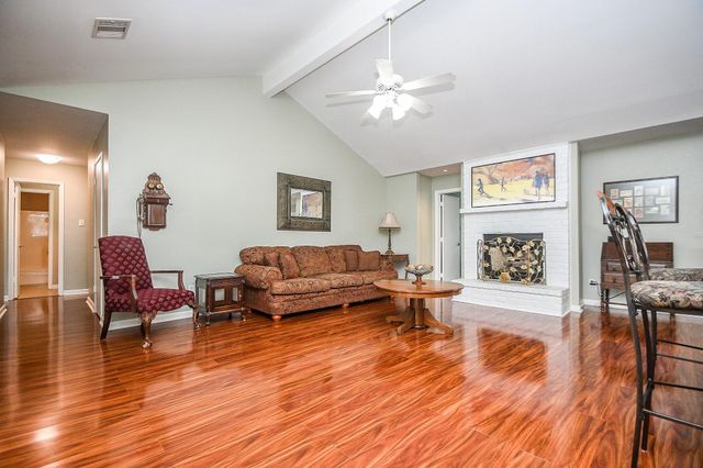 13819 Ivymount Drive, Sugar Land, TX 77498