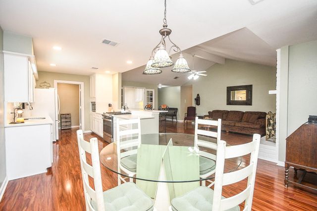 13819 Ivymount Drive, Sugar Land, TX 77498