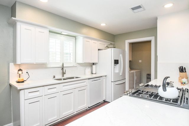 13819 Ivymount Drive, Sugar Land, TX 77498