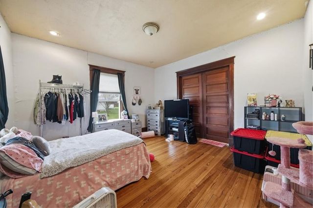 502 SW Clinton Street, Oak Grove, MO 64075
