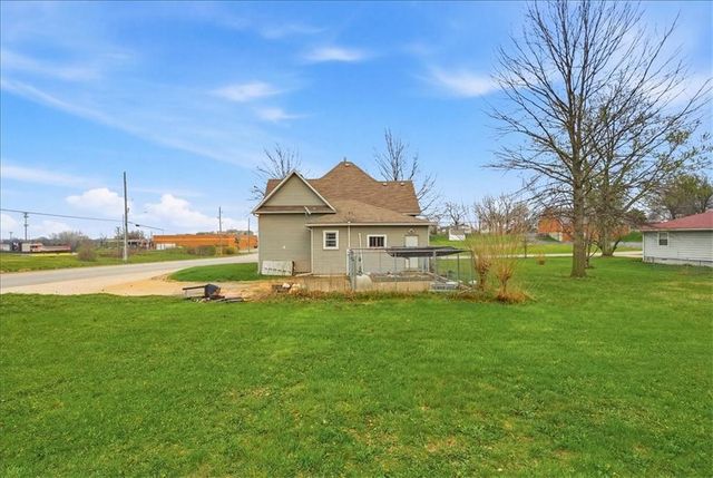 502 SW Clinton Street, Oak Grove, MO 64075
