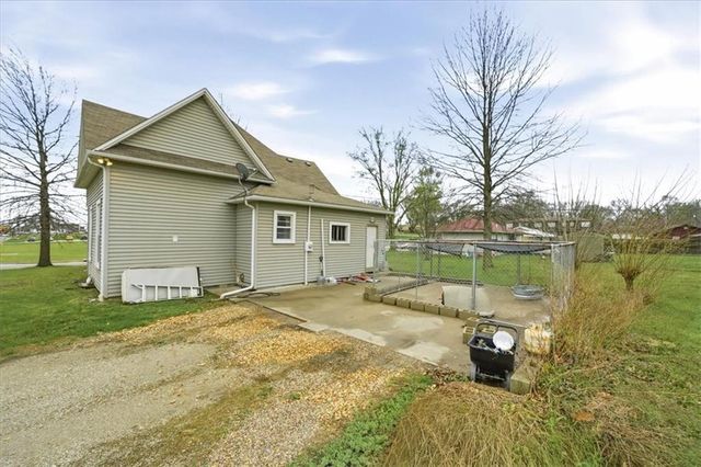 502 SW Clinton Street, Oak Grove, MO 64075