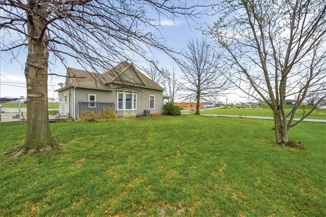 502 SW Clinton Street, Oak Grove, MO 64075