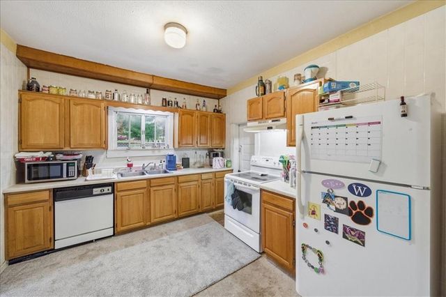 502 SW Clinton Street, Oak Grove, MO 64075