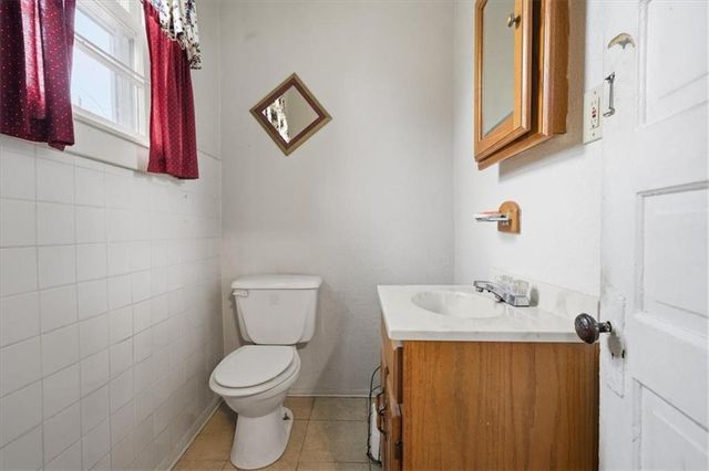 502 SW Clinton Street, Oak Grove, MO 64075