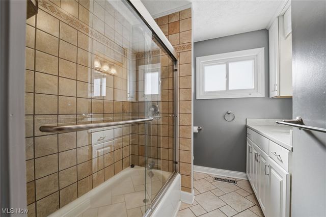 8496 Grenway Drive, Mentor, OH 44060