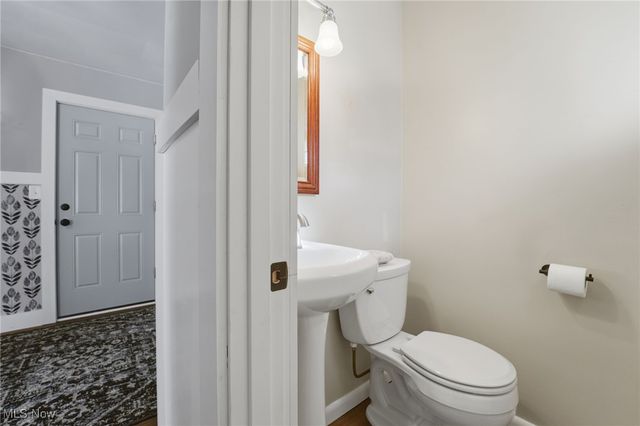 8496 Grenway Drive, Mentor, OH 44060