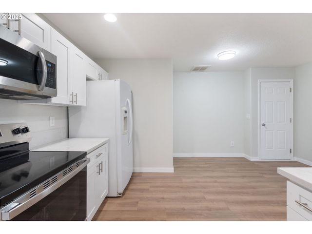 5016 Ne CANDLEWOOD Pl, Hillsboro, OR 97124