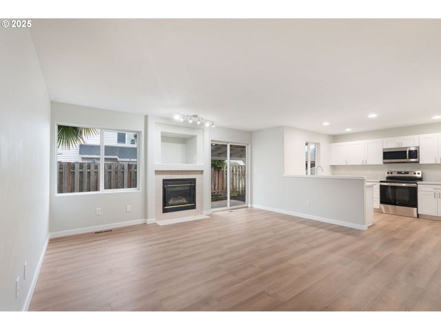 5016 Ne CANDLEWOOD Pl, Hillsboro, OR 97124