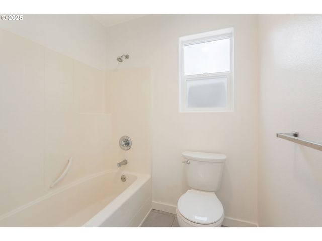 5016 Ne CANDLEWOOD Pl, Hillsboro, OR 97124