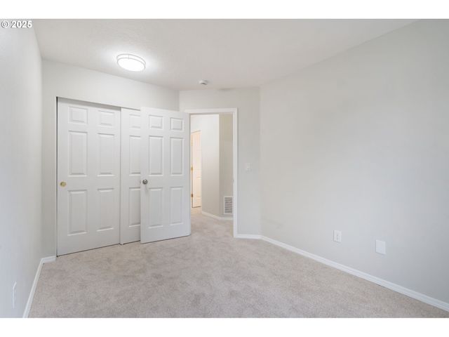 5016 Ne CANDLEWOOD Pl, Hillsboro, OR 97124