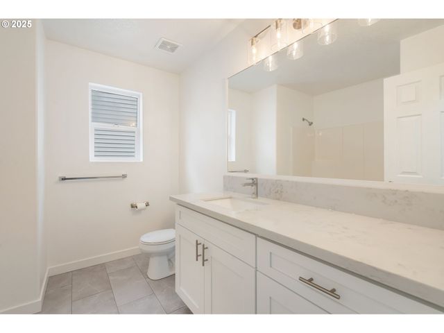 5016 Ne CANDLEWOOD Pl, Hillsboro, OR 97124