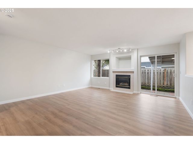 5016 Ne CANDLEWOOD Pl, Hillsboro, OR 97124