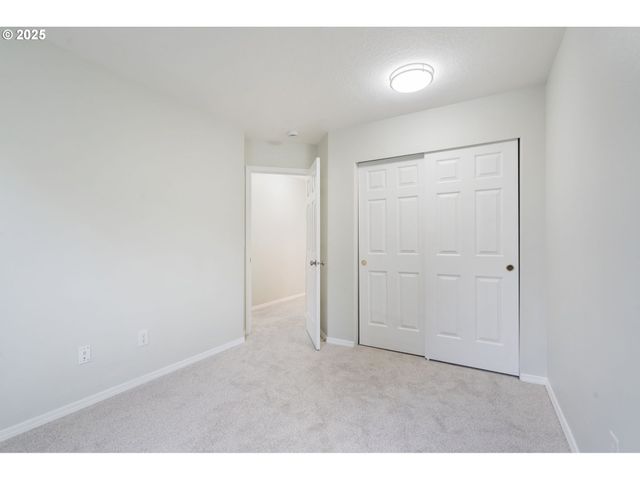 5016 Ne CANDLEWOOD Pl, Hillsboro, OR 97124