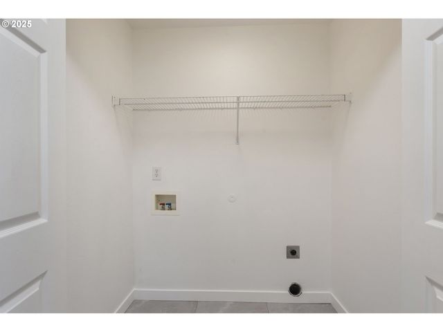 5016 Ne CANDLEWOOD Pl, Hillsboro, OR 97124