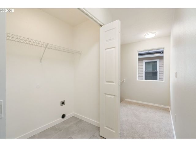 5016 Ne CANDLEWOOD Pl, Hillsboro, OR 97124