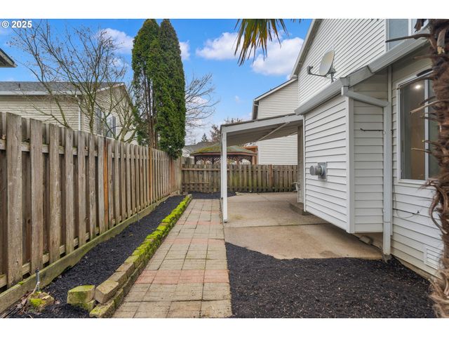 5016 Ne CANDLEWOOD Pl, Hillsboro, OR 97124