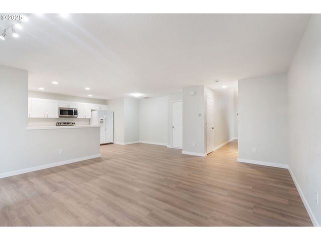 5016 Ne CANDLEWOOD Pl, Hillsboro, OR 97124