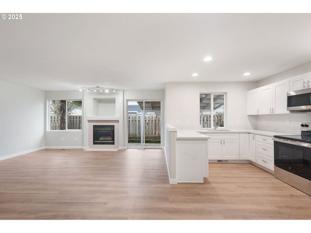 5016 Ne CANDLEWOOD Pl, Hillsboro, OR 97124