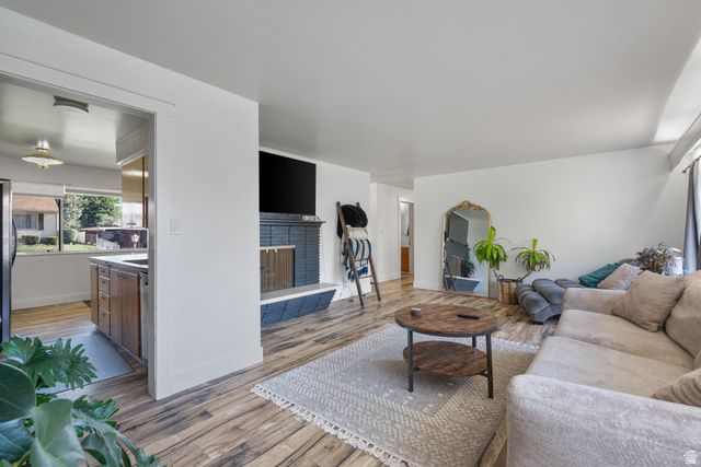 1185 E HILLCREST DR, Springville, UT 84663