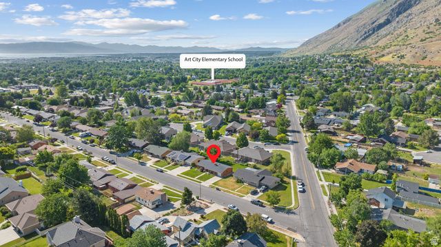 1185 E HILLCREST DR, Springville, UT 84663