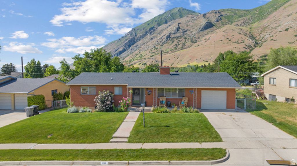 1185 E HILLCREST DR, Springville, UT 84663