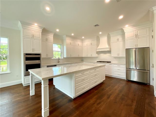 4605 Saint James Avenue, Vero Beach, FL 32967