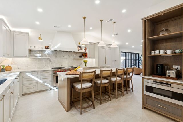 5723 Twin Brooks Drive, Dallas, TX 75252