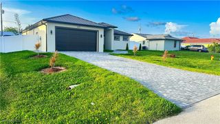 427 SW 21st TER, Cape Coral, FL 33991