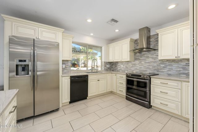 6608 E BEVERLY Lane, Scottsdale, AZ 85254