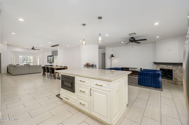 6608 E BEVERLY Lane, Scottsdale, AZ 85254