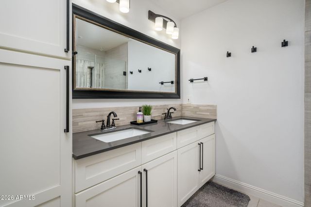 6608 E BEVERLY Lane, Scottsdale, AZ 85254