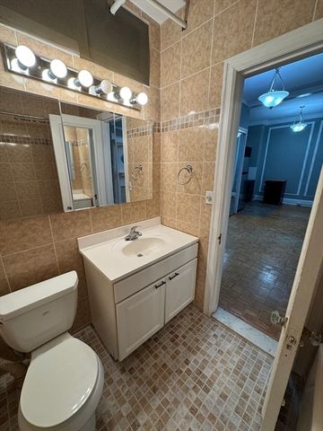 21 Beacon St 4Q, Boston, MA 02108