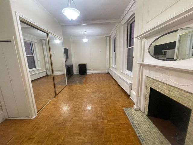 21 Beacon St 4Q, Boston, MA 02108