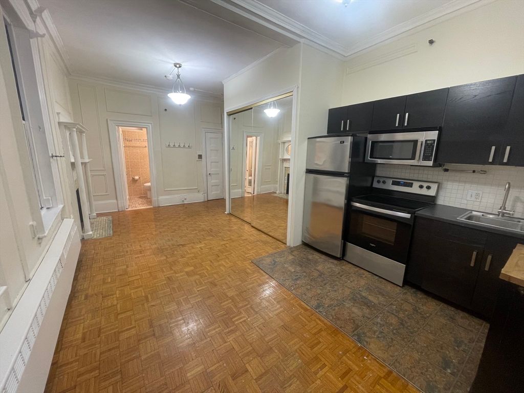 21 Beacon St 4Q, Boston, MA 02108