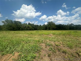 1 S 270 Road, Morris, OK 74445