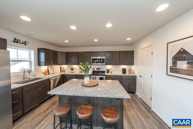 86 LOOKOVER TER, Stuarts Draft, VA 24477