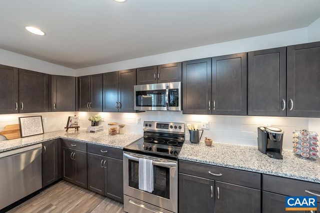 86 LOOKOVER TER, Stuarts Draft, VA 24477