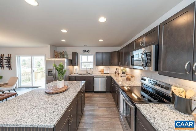 86 LOOKOVER TER, Stuarts Draft, VA 24477