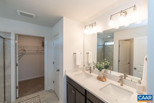 86 LOOKOVER TER, Stuarts Draft, VA 24477