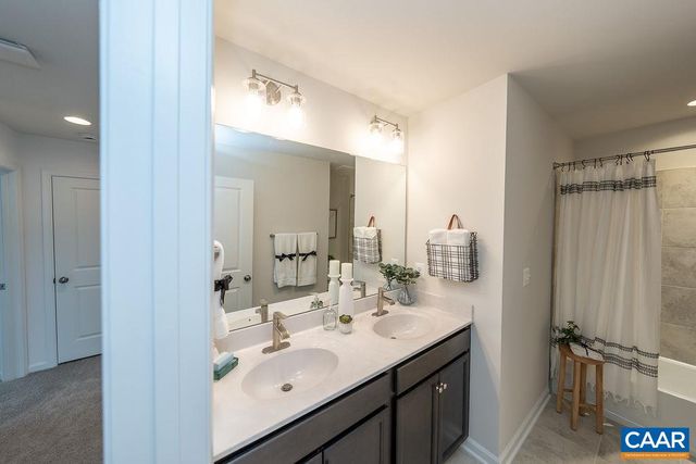 86 LOOKOVER TER, Stuarts Draft, VA 24477