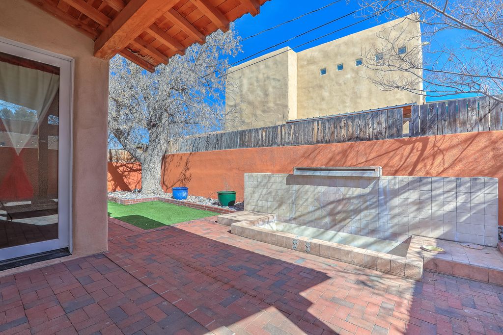 Image 51 of property listing at 812 Vassar Drive SE, Albuquerque, NM 87106