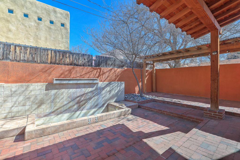 Image 52 of property listing at 812 Vassar Drive SE, Albuquerque, NM 87106